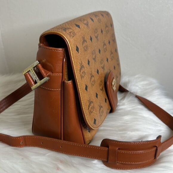 💯Authentic MCM Cognac Flap Flap Shoulder Bag 🍀 - Picture 4 of 17